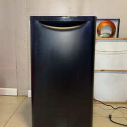 Matte Black Mini Fridge, 3.3 cu ft.