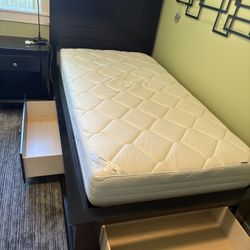 Twin Bed (free)