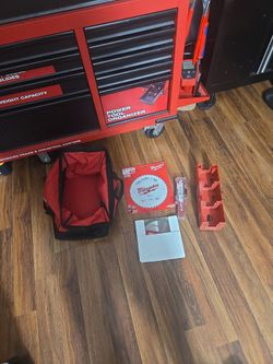 (New) Milwaukee blades and M18 battery holder and bag