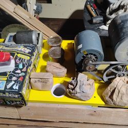 Rock Tumbling Machines And Polisher W/ Sands