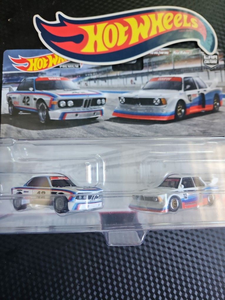 Hot Wheels Premium 2 Pack Bmw 3.0 1973 CSL Race Car Bmw 320 Group 5 