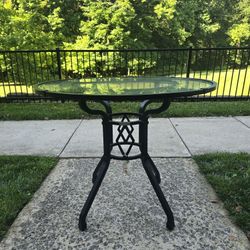 Brown Jordan Venetian 36" Round Dining Table