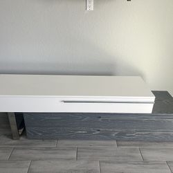 Entertainment Table TV