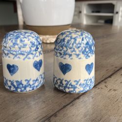 Gerald Henn Salt And Pepper Shaker Set