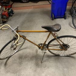 1965 Vintage Schwinn Varsity 10 speed bike - gold color