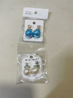 Cute Pearl Stud Earrings!