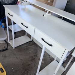 White Desk And Desk Chair 