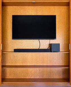 VIZIO 55" TV + 3.1 Soundbar + Wireless Subwoofer