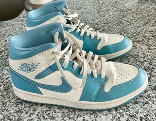 Air Jordan 1 Mid UNC University Blue (2022) – Men’s 10.5 / Women’s 12 (SKU: BQ6472-141)