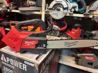 Milwaukee M18 FUEL Cordless Chainsaw