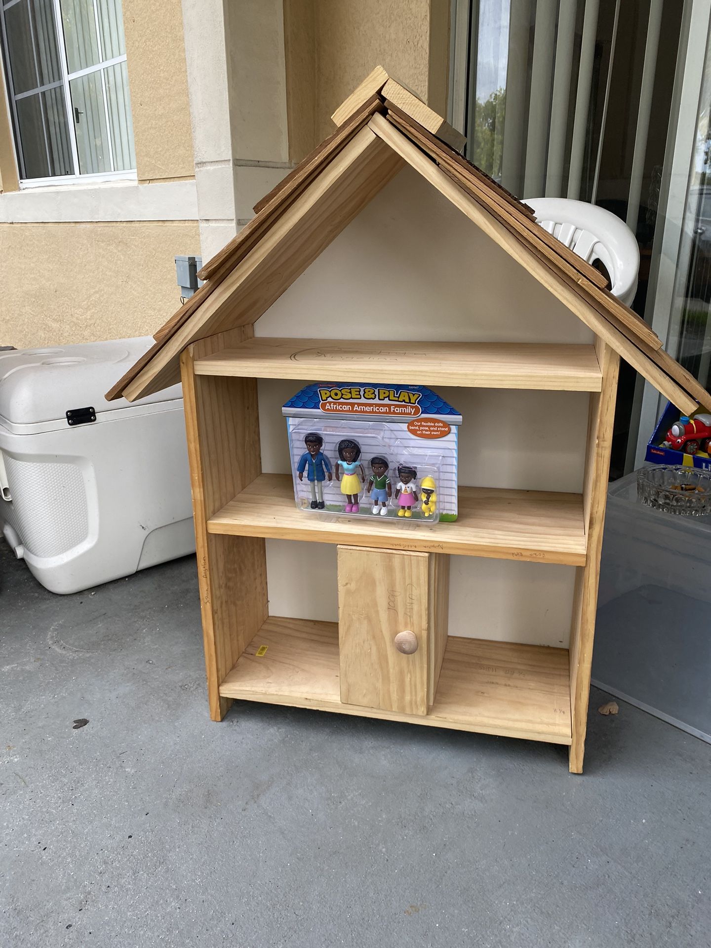 Wooden Dollhouse for Sale in Pompano Beach, FL OfferUp