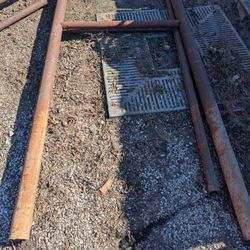 4 Metal Fence FOR SALE 