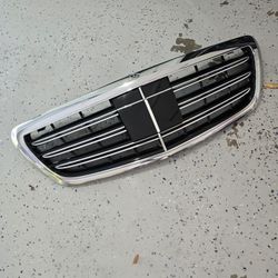 2018-2020 Mercedes Benz S560 Grill