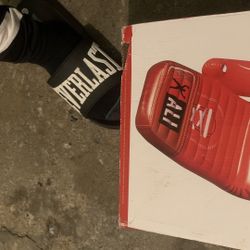 Boxing Glove Float Chair 