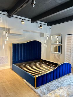 King blue bed / cama king azul de velvet