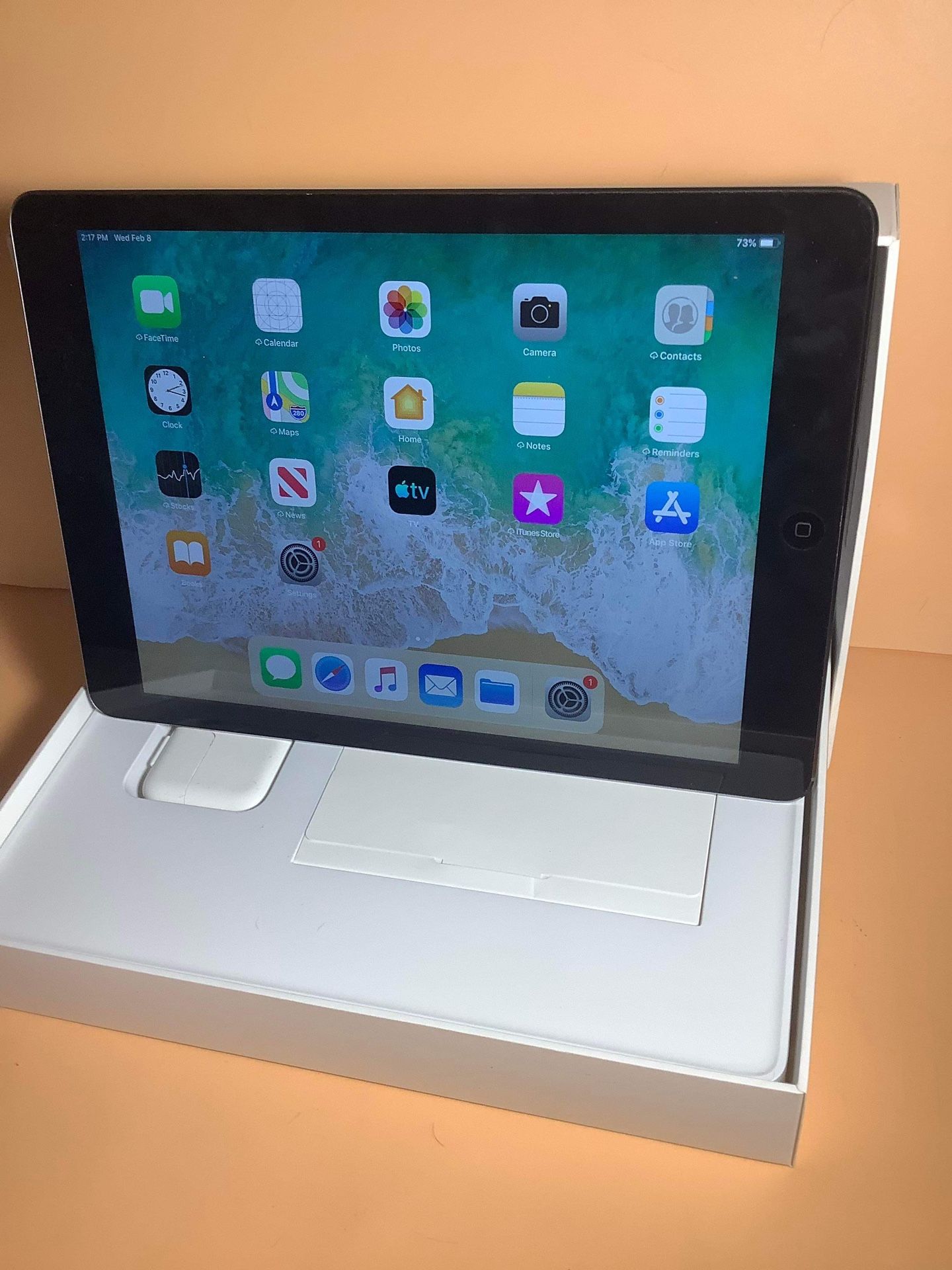 Apple iPad Air Tablet A1474 16GB WIFI 9.7” 