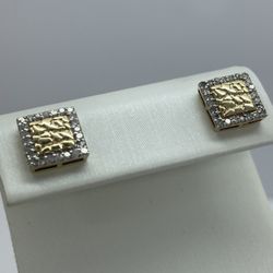 14k Gold Diamond Nuggets Earrings. New