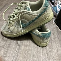 Nike Dunk Low “Olive Aura” Size 7