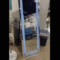 New Mirorr Stand 