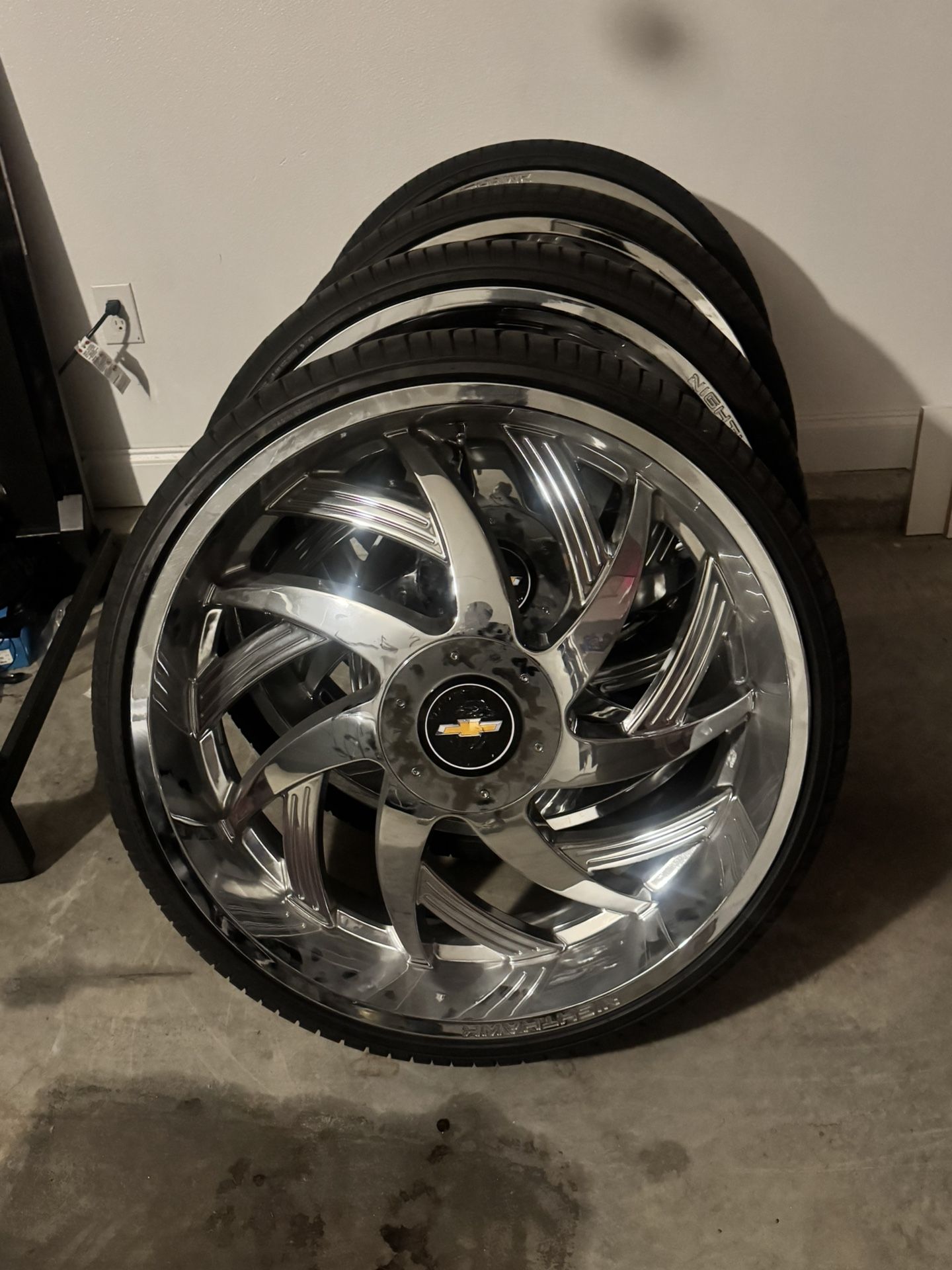 28 Inch Six Lugs