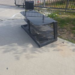 FREE GLASS TABLE 