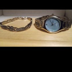 LADIES WATCH/SILVER TONE/YES! BRACELET INCLUDED
