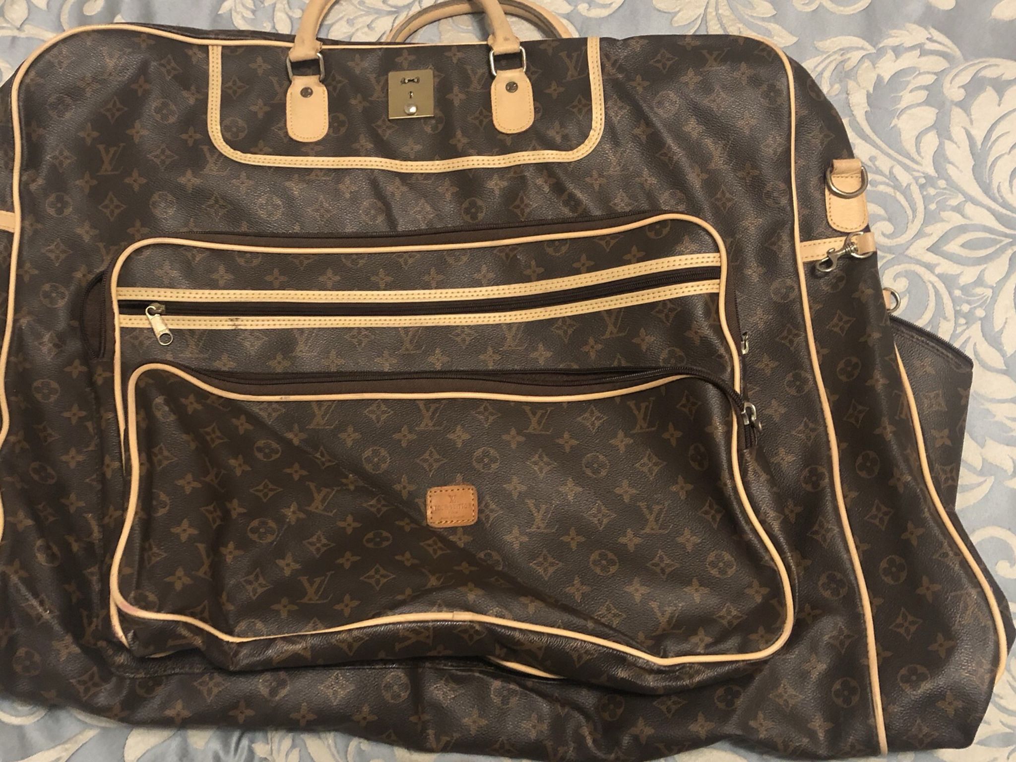 Louis Vuitton Luggage Garmet Bag 100% Authentic