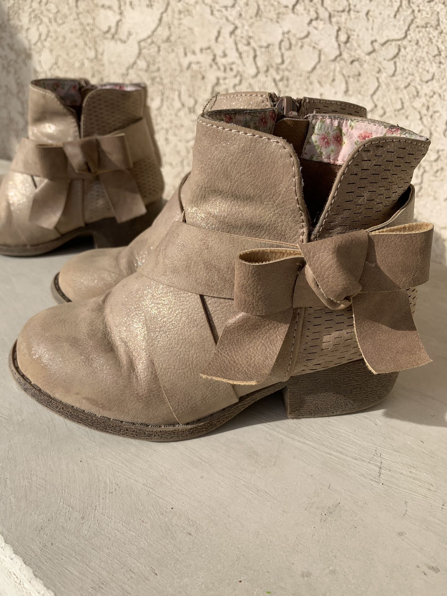 Little girl boots- Size 12