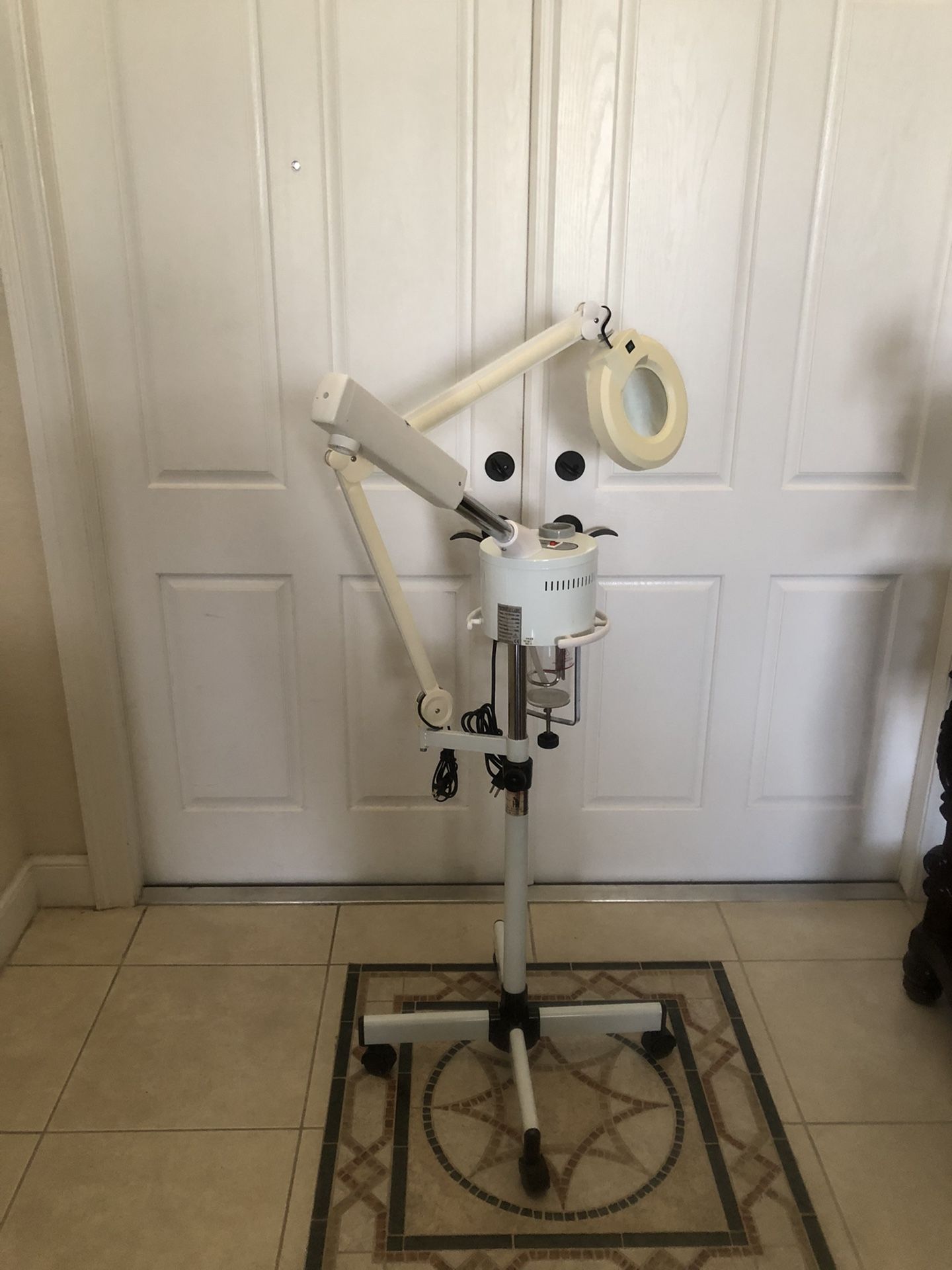 Facial Steamer & Mag Lamp Combo