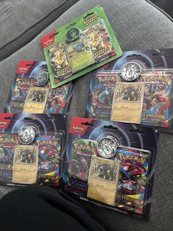 Pokémon TCG: Raikou Card, Coin & 2 Booster Packs