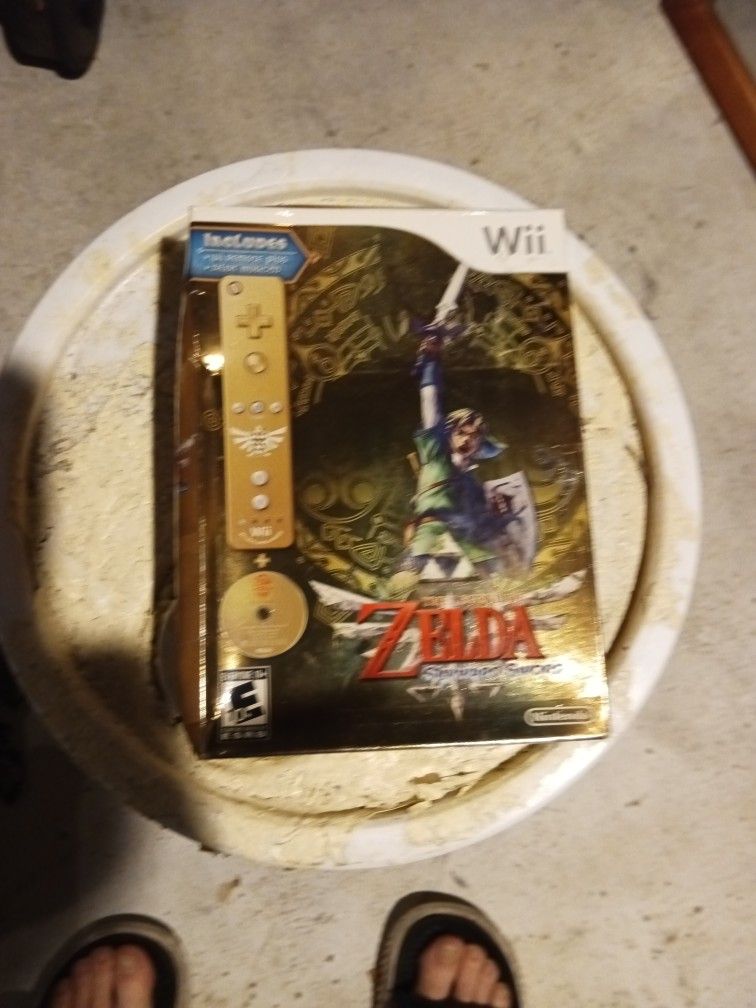 Zelda Wii With Golden Controller And Brand New DVD Not Open