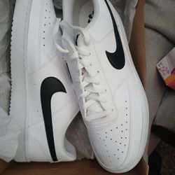 Nikes Sz12 Men Court Vision White&black 