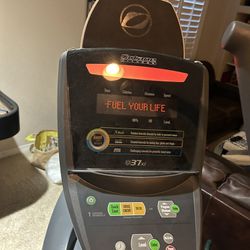 Octane Fitness Q37xi Elliptical with side attachments