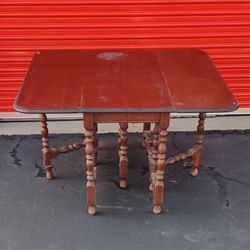 Dual Drop Leaf Dining Kitchen Table & 4 Leaves