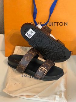 Lv Sandal slides