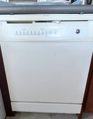 Like New Ge Dishwasher For Sale 120.00
