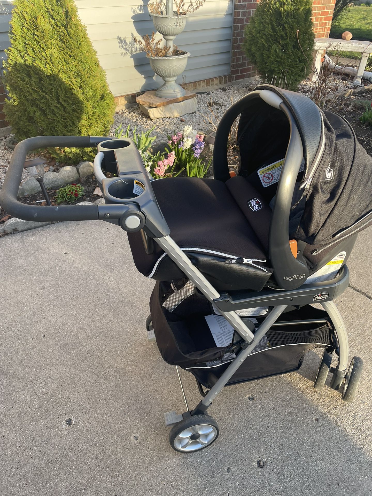 Chicco Keyfit Caddy & Infant Car seat 
