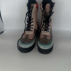 Women Boots Size 7