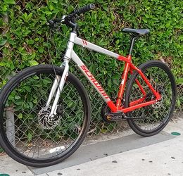Large New Schwinn Circuit Hybrid Bike Disc Brakes