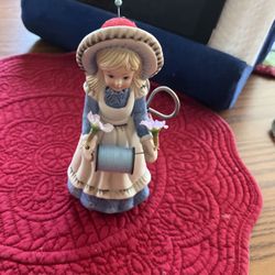 Needle Holder Girl