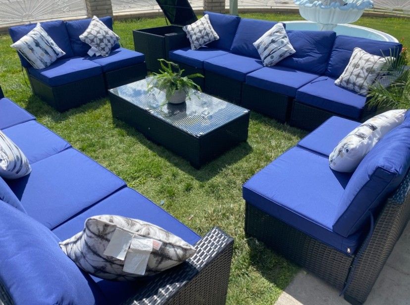 16 Pcs Brad New Outdoor Set In Box 📦