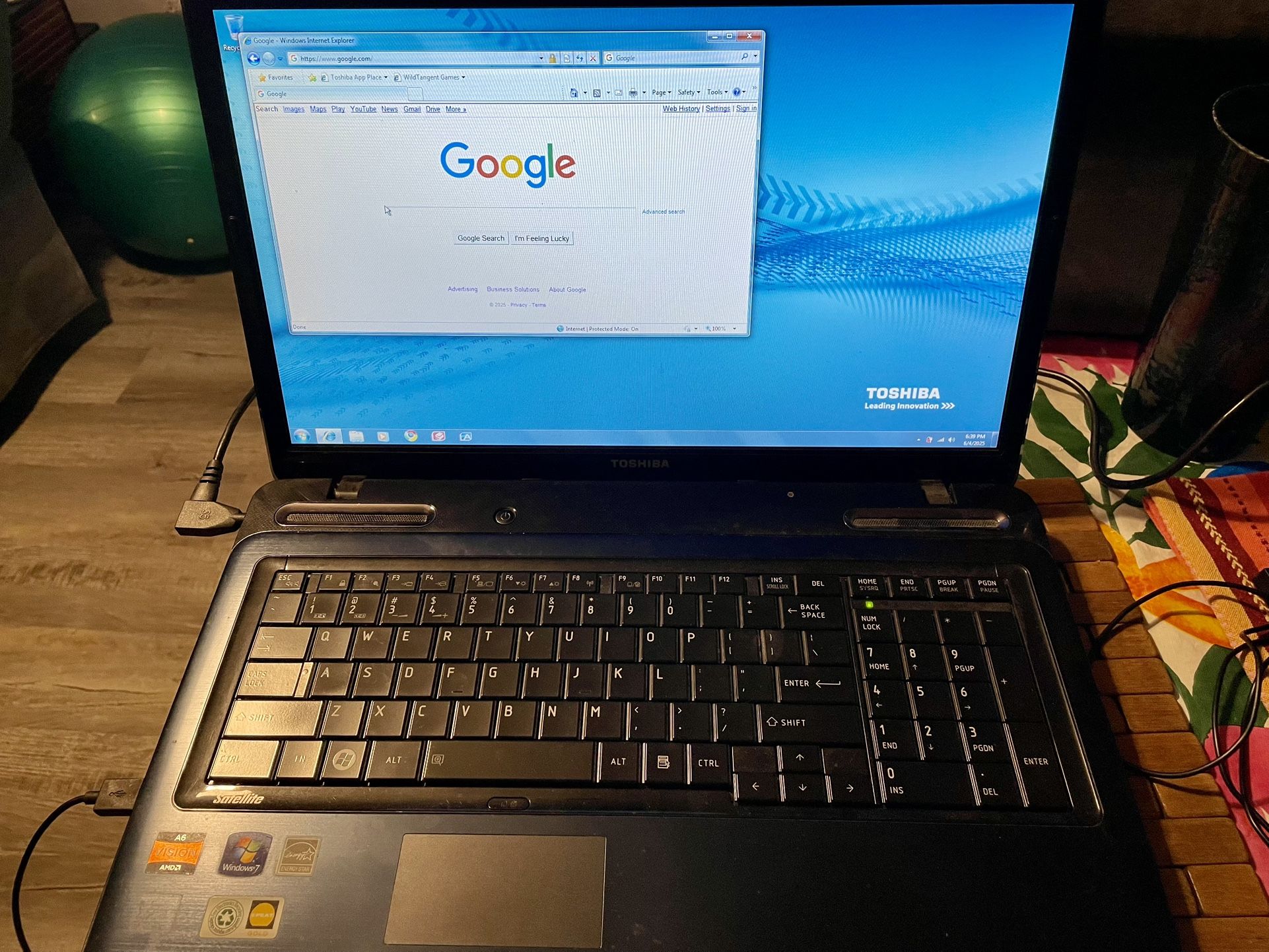Toshiba satellite laptop - dead battery, no charger, keyboard has issues - parts fix repair