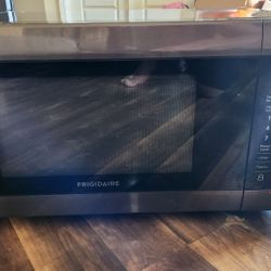 Frigidaire 1100W Microwave 