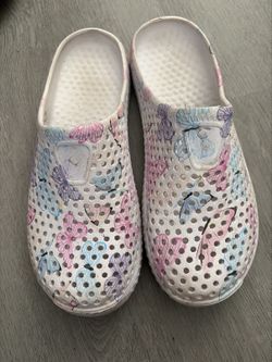 Butterfly Print Perforated Slip-On Clogs Women's 7/8 - OBO
