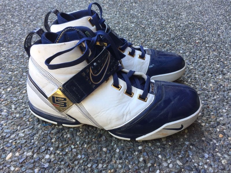 Nike Zoom Lebron 5 ZLV – White and Navy for Sale in Bothell, WA