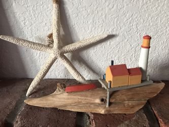 Sea star and the wood ship