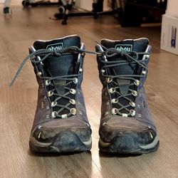 Women’s Hiking Boots