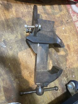 Chas Parker No. 1X Bench Vise Meriden Conn