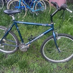 CANNONDALE M300 MOUNTAIN BIKE 26” 21 speed bicycle 20” frame
