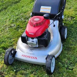 Honda Self Propelled Lawn Mower!